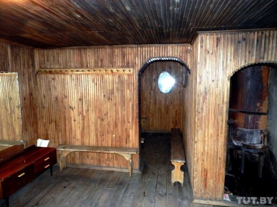 Бывшие наркоманы под Светлогорском выращивают огурцы и думают о Боге