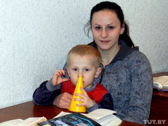 Бывшие наркоманы под Светлогорском выращивают огурцы и думают о Боге