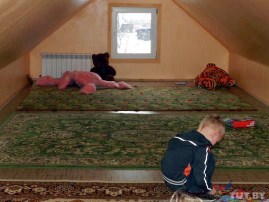 Бывшие наркоманы под Светлогорском выращивают огурцы и думают о Боге