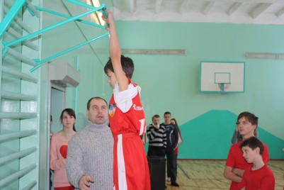 Спартыўнае свята аб’яднала дзве школы ў Дзень абаронцаў Айчыны