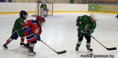 На ледовой арене «Олимп-2011» открылся детский хоккейный турнир