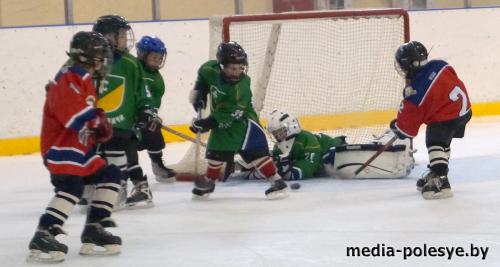 На ледовой арене «Олимп-2011» открылся детский хоккейный турнир