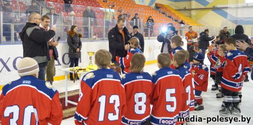 Детский турнир по хоккею выиграла лунинецкая команда «Олимп-2011» Детский турнир по хоккею выиграла лунинецкая команда «Олимп-2011»