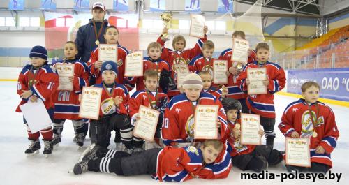 Детский турнир по хоккею выиграла лунинецкая команда «Олимп-2011» Детский турнир по хоккею выиграла лунинецкая команда «Олимп-2011»