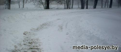 На Столинщине – перебои с электроэнергией и заметённые снегом дороги