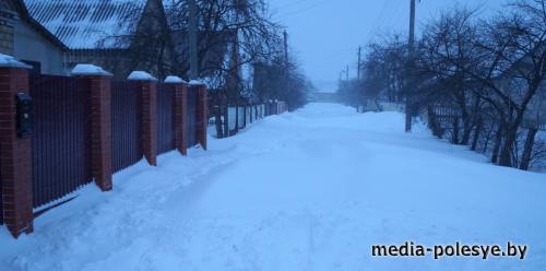 Cнежный шторм бушует на Полесье (обновлено)