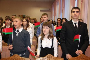 В День Конституции 40 юношей и девушек Костюковщины получили паспорта