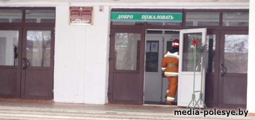 Возгорание в Лунинецкой СШ №4. Дети и персонал эвакуированы