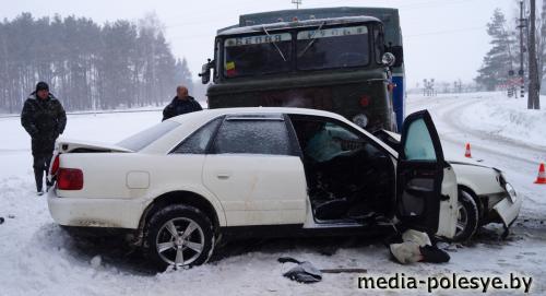 В Лунинецком районе столкнулись Audi и ГАЗ-66. Пострадали четверо