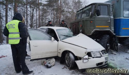 В Лунинецком районе столкнулись Audi и ГАЗ-66. Пострадали четверо (обновлено)