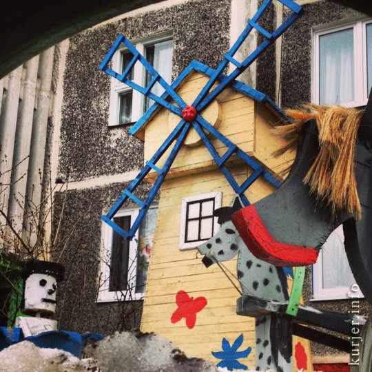 Фотоокна. Послесловие к зиме-2013. Про двор