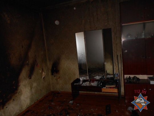 На пожаре в Рогачеве работники МЧС эвакуировали 25 человек (фото)