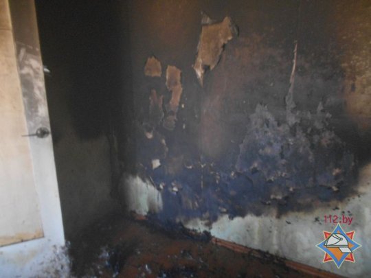 На пожаре в Рогачеве работники МЧС эвакуировали 25 человек (фото)