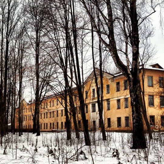 Фотоокна. Мобильником. Про бывший госпиталь