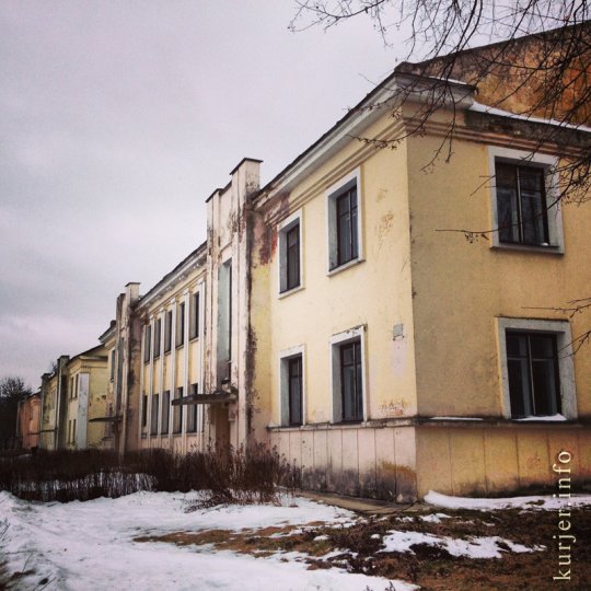 Фотоокна. Мобильником. Про бывший госпиталь