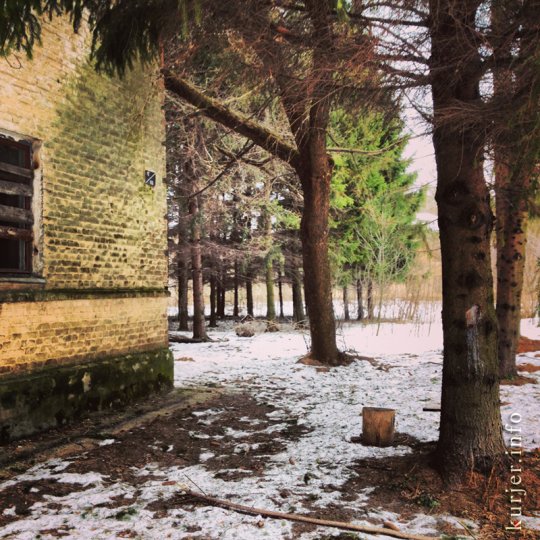 Фотоокна. Мобильником. Про бывший госпиталь