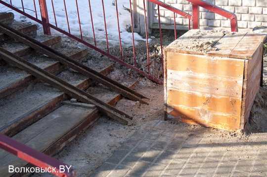 Как преодолеть мост через станцию?