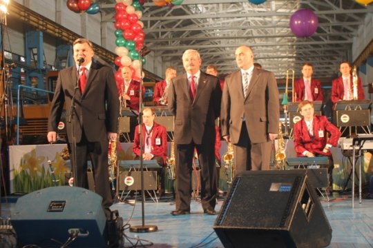 Первый весенний праздник встречали торжественно