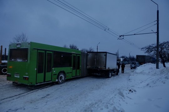 Снегопад в Могилёве: горожане преодолевают «Хавер»