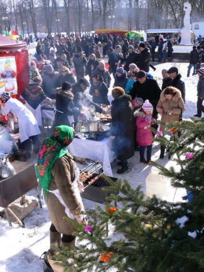 В Барановичах провожали Масленицу и прощали друг друга