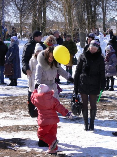 В Барановичах провожали Масленицу и прощали друг друга