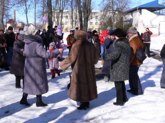 В Барановичах провожали Масленицу и прощали друг друга