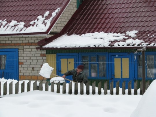 Ганцевчане вышли на субботник по уборке снега