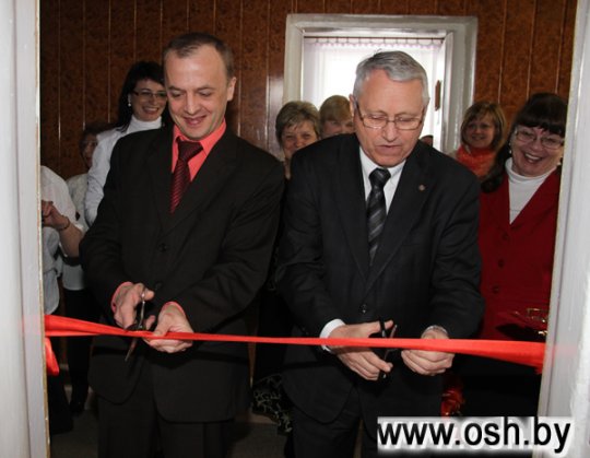 Волонтёры из США подарили ошмянцам тренажёры и оборудование для массажного кабинета