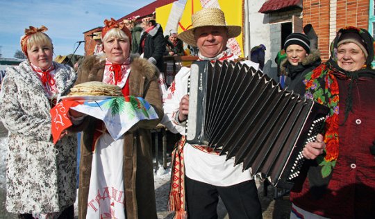 Весну встретили, а зима не сдаётся (+ фото)