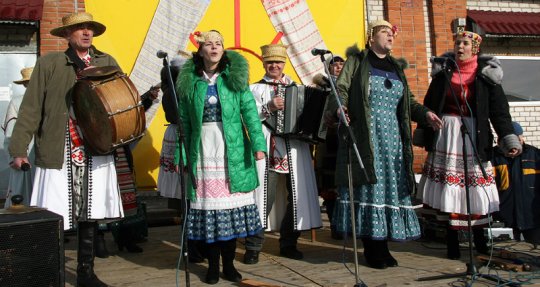 Весну встретили, а зима не сдаётся (+ фото)