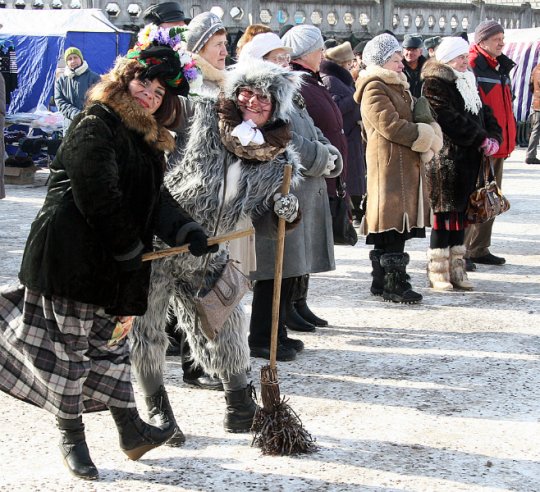 Весну встретили, а зима не сдаётся (+ фото)