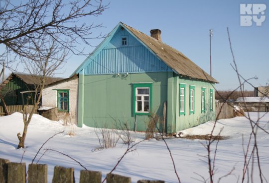 Волонтеры просят забрать ребенка у семьи из Гомельской области (фото, видео)