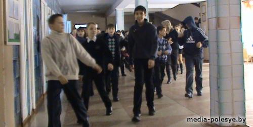 Лунинецкая СШ №2 эвакуировалась. Тревога была учебной