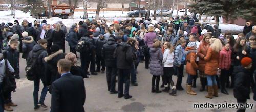 Лунинецкая СШ №2 эвакуировалась. Тревога была учебной