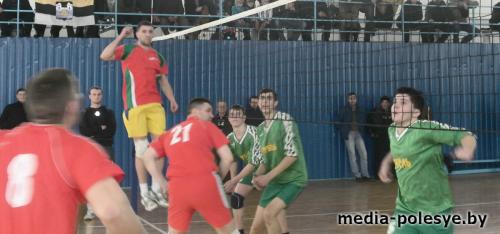 Команда «ДГЭМЗ» – чемпион Столинского района по волейболу