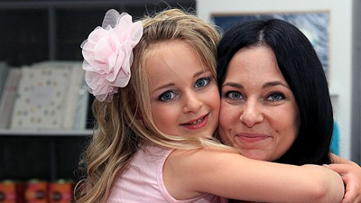 6-летняя девочка стала миллионером и открыла свой бизнес 6-летняя девочка стала миллионером и открыла свой бизнес