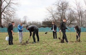 Тысячи костюковчан 20 апреля приняли участие в республиканском субботнике