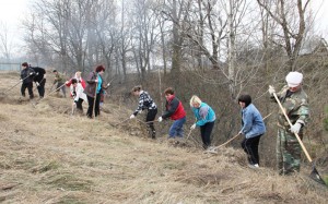 Тысячи костюковчан 20 апреля приняли участие в республиканском субботнике