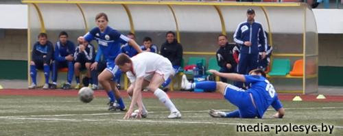 Первая игра первого тура принесла ФК «Гранит» победу Первая игра первого тура принесла ФК «Гранит» победу