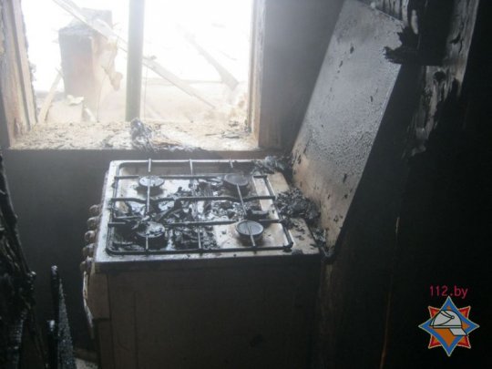 Спасатели смогли унять огонь в жилом доме в Горках