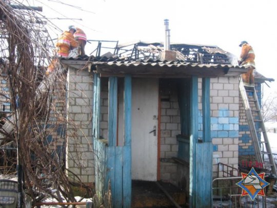 На пожаре в Хойникском районе погибли двое детей (фото)