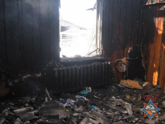 На пожаре в Хойникском районе погибли двое детей (фото)