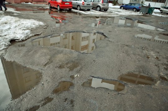 Могилёв: когда начнут ремонтировать ямы во дворах?
