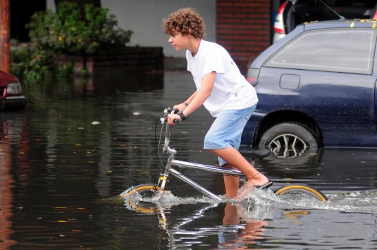 В Аргентине объявлен траур по погибшим во время наводнения