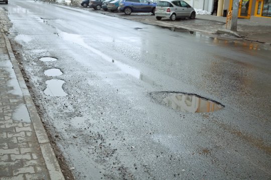 Дороги в Могилёве спасёт только капитальный ремонт (фото)