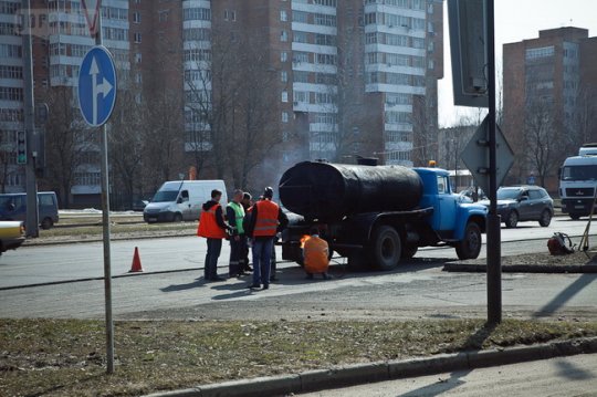 Дороги в Могилёве активно «латают» (фоторепортаж)