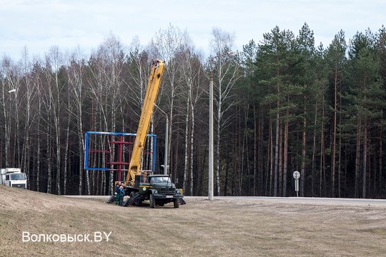 Народная примета: Метут дорогу за городом и красят плитку? Значит ждут высокого гостя…