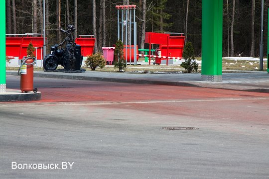 Народная примета: Метут дорогу за городом и красят плитку? Значит ждут высокого гостя…