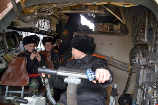 Зенитная ракетная бригада открыла двери