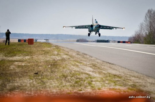 Летчики из Лиды совершили посадку на автомобильной ...